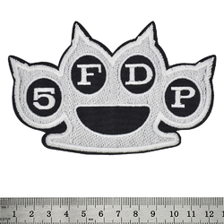 Нашивка Five Finger Death Punch (кастет) Нашивка Five Finger Death Punch (кастет)