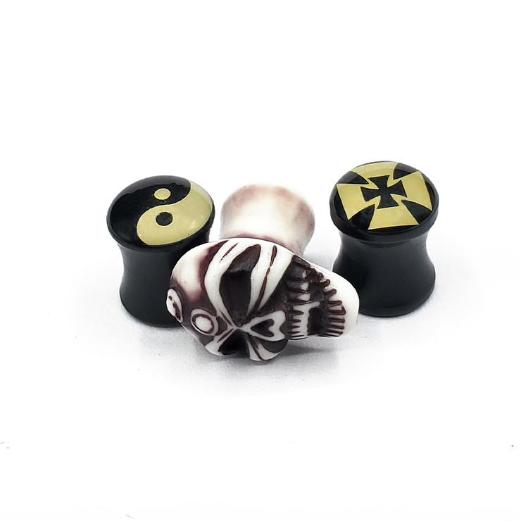 Набір Плагів 8 мм (акрил, інь ян, залізний хрест, череп) Набір Плагів 8 мм (акрил, інь ян, залізний хрест, череп)