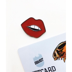 Металлический пин (upn-063) Lips