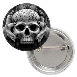 Значок Череп у руках