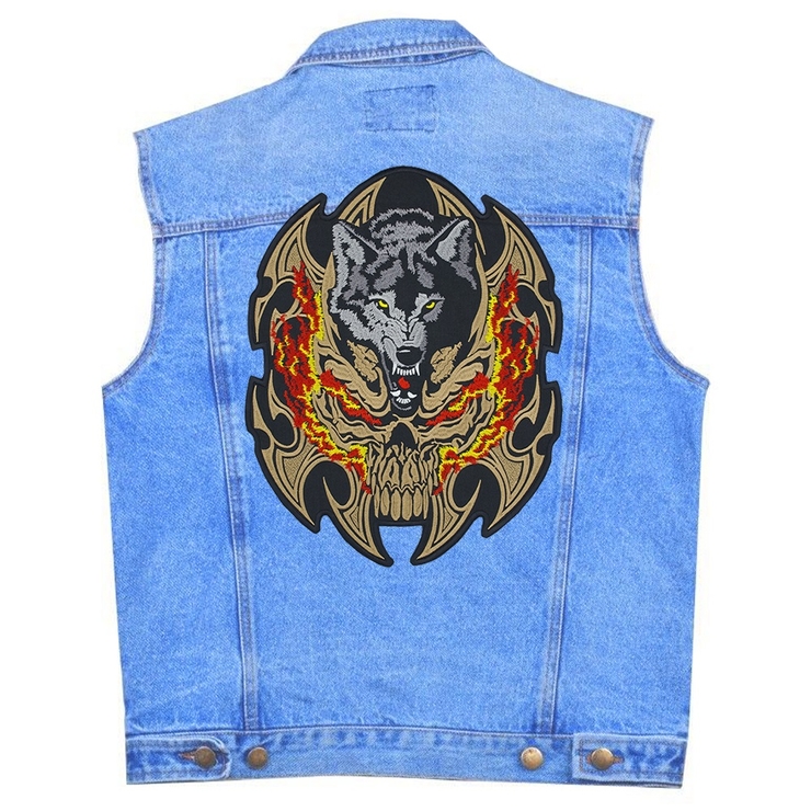 Нашивка наспинна Вовк (вогняний череп) Нашивка наспинна Вовк (вогняний череп)