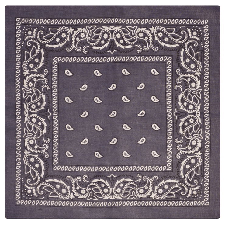 Бандана Огурцы бело-черные на фоне цвета мокрый асфальт Бандана Огурцы бело-черные на фоне цвета мокрый асфальт