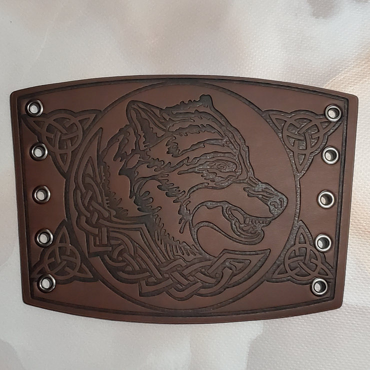 Наруч Голова волка в круге (трикветр) коричневый Наруч Голова волка в круге (трикветр) коричневый