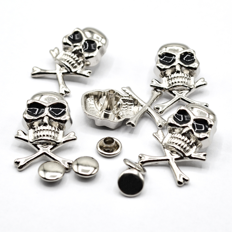 Череп с черными глазами и костями на заклепке 24х17 мм (5 штук)