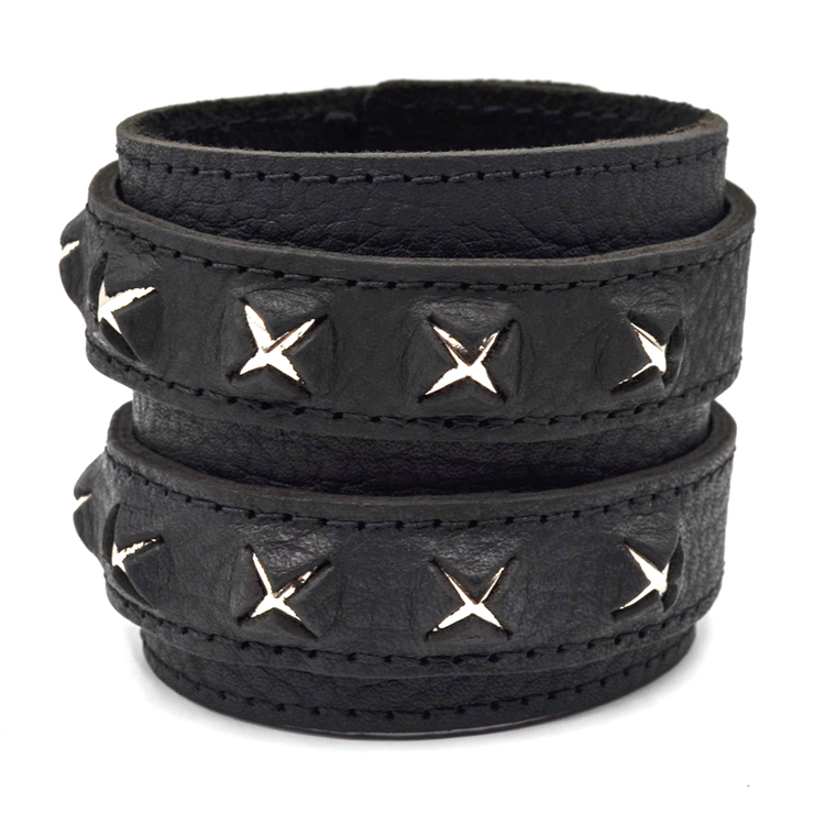 Браслет кожаный два ремешка с пирамидами сквозь кожу (bfl-005) Браслет кожаный два ремешка с пирамидами сквозь кожу (bfl-005)