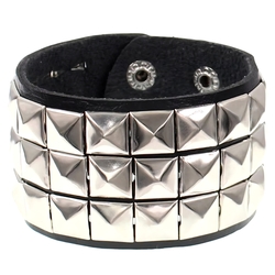 Браслет (bpu-006) три ряди піраміди