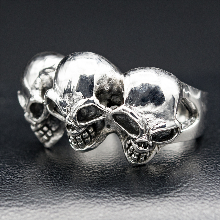 Перстень Три черепа пришельцев (серебро, 925 проба) (thrg-001) Перстень Три черепа пришельцев (серебро, 925 проба) (thrg-001)