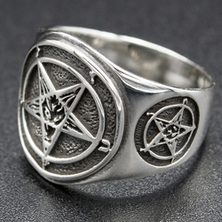 Перстень Три пентаграммы с козлом (серебро, 925 проба) (thrg-003) Перстень Три пентаграммы с козлом (серебро, 925 проба) (thrg-003)