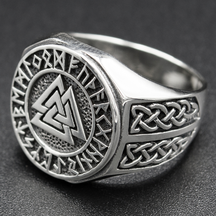 Перстень Валкнут в рунічному колі (срібло, 925 проба) (thrg-004) Перстень Валкнут в рунічному колі (срібло, 925 проба) (thrg-004)