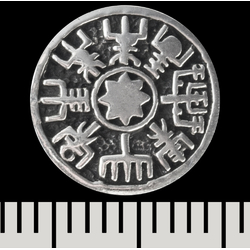 Серьга-гвоздик Рунический компас (серебро, 925 проба) (st-038)