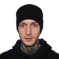 Шапка чорна без вишивки