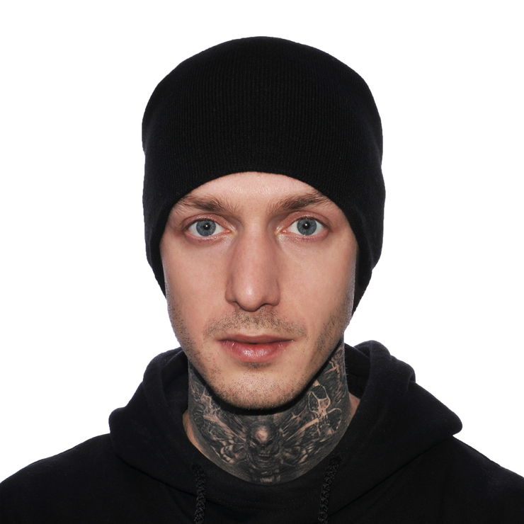 Шапка чорна без вишивки