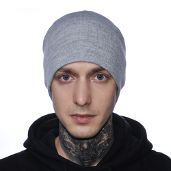 Шапка сіра без вишивки