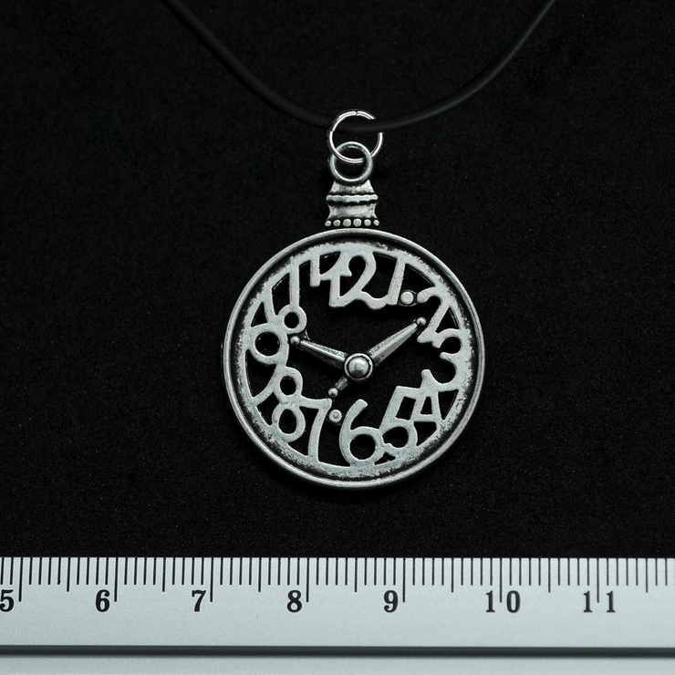 Кулон Годинник (вирізаний циферблат)