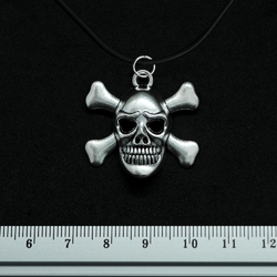 Кулон Череп черная метка