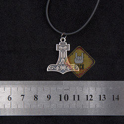 Кулон Молот Тора (З трикветром)