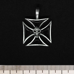 Кулон Тамплієрський хрест з черепом чорний (pth-088)