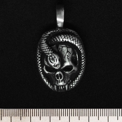Кулон Змія на черепі (pth-093)