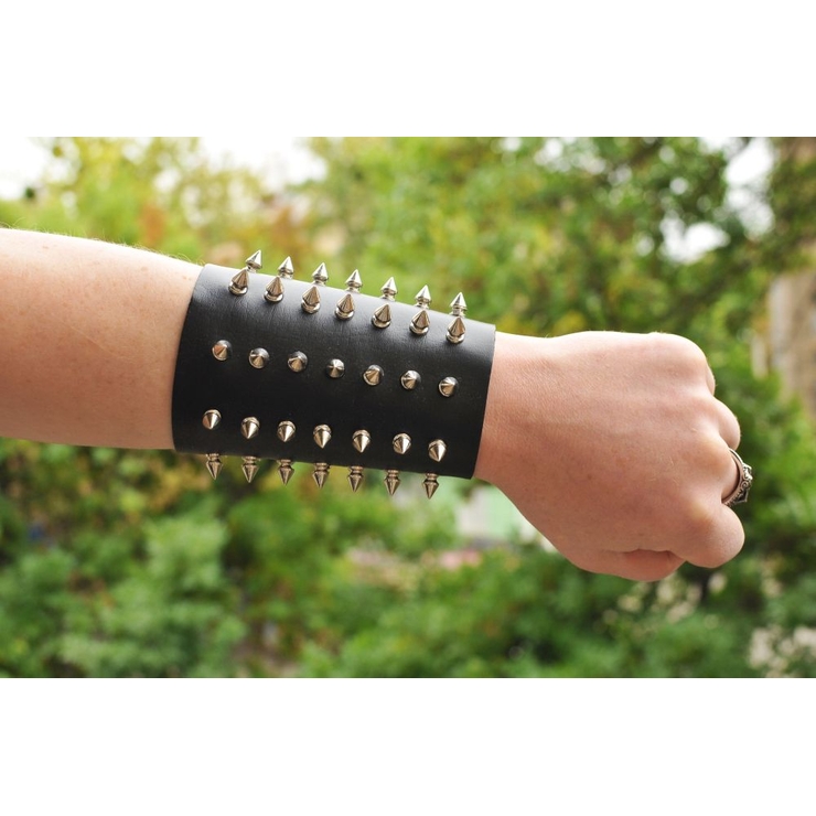 Наруч середній з фігурним шипом BBL-196