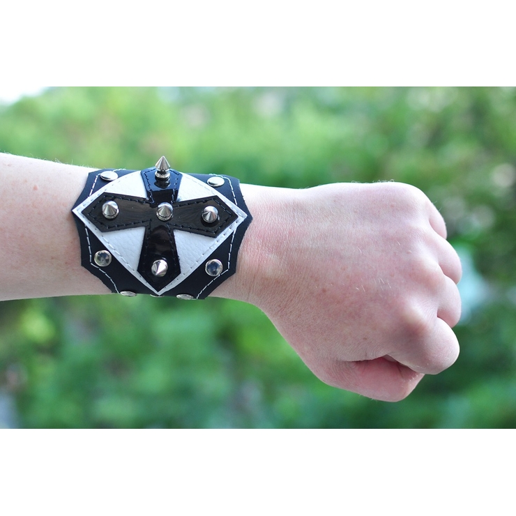 Браслет фігурний Хрест на белом тлі, малий шип і хольнітени №330 Браслет фігурний Хрест на белом тлі, малий шип і хольнітени №330