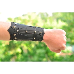 Наруч малий з шипами і хольнітенами №343