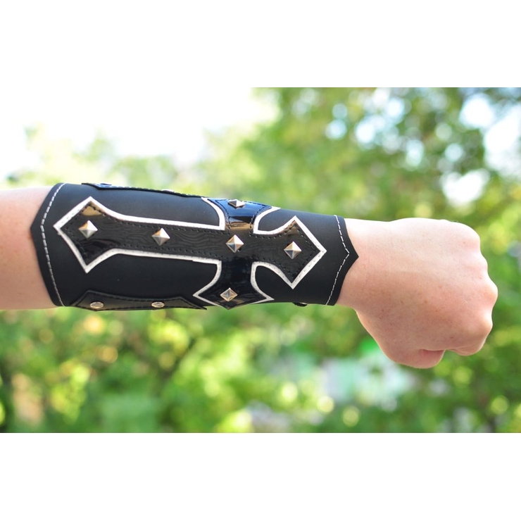 Наруч великий з хольнітенами і пірамідою №347