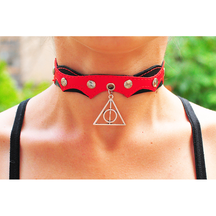 Кожаный чокер (ar-001) с кулоном Дары Смерти (Harry Potter) Кожаный чокер (ar-001) с кулоном Дары Смерти (Harry Potter)