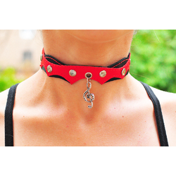 Шкіряний чокер (ar-001) з кулоном Скрипковий ключ з візерунком (срібний колір) Шкіряний чокер (ar-001) з кулоном Скрипковий ключ з візерунком (срібний колір)