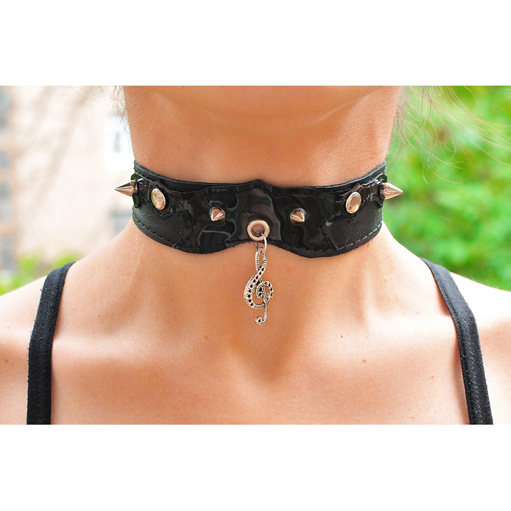 Шкіряний чокер (ar-006) з кулоном Скрипковий ключ з візерунком (срібний колір) Шкіряний чокер (ar-006) з кулоном Скрипковий ключ з візерунком (срібний колір)