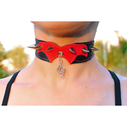 Шкіряний чокер (ar-007) з кулоном Скрипковий ключ з візерунком (срібний колір)