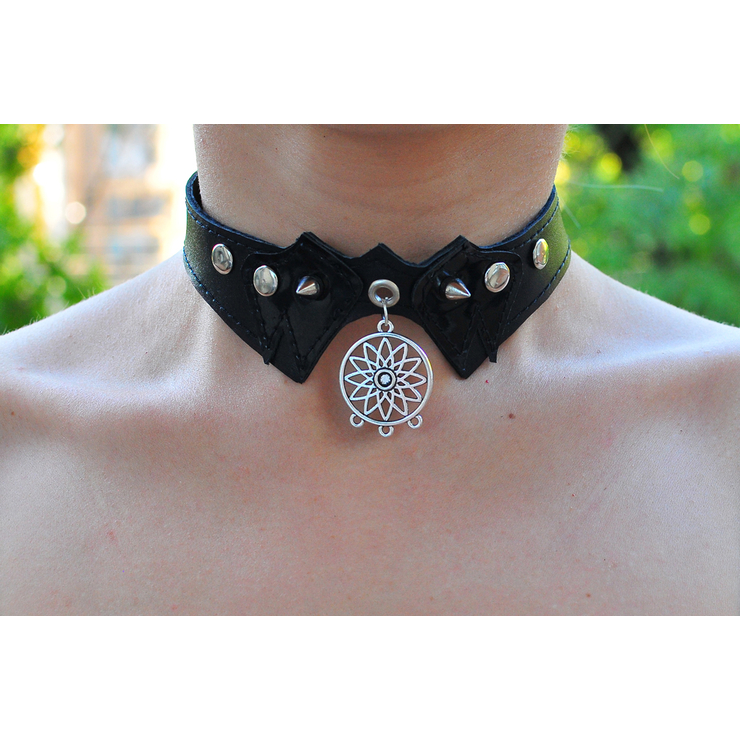 Шкіряний чокер (ar-009) з кулоном Ловець снів Шкіряний чокер (ar-009) з кулоном Ловець снів