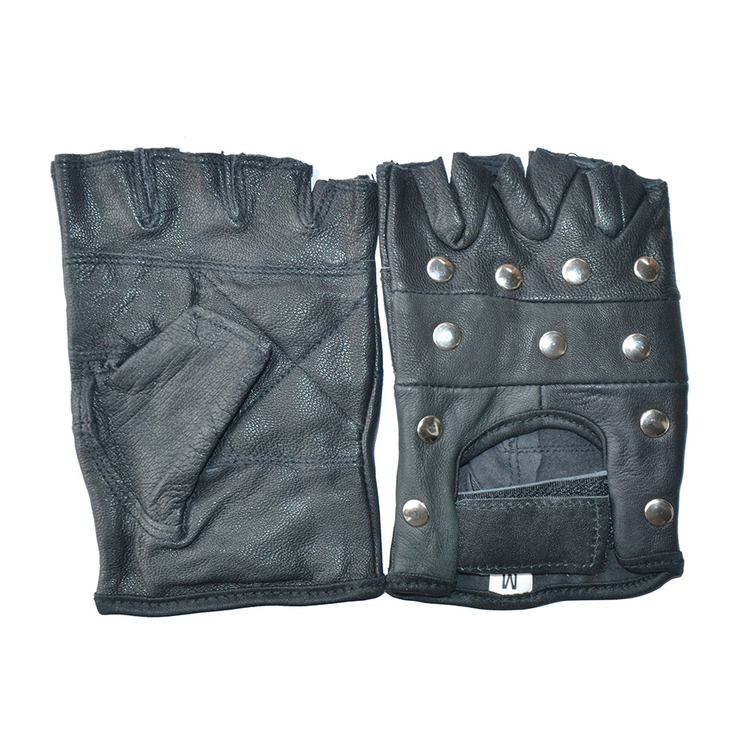 Перчатки кожаные с заклепками