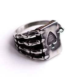 Перстень Рука скелета з картами (rng-015)