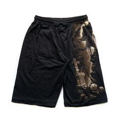 Шорти Дівчина на цвинтарі